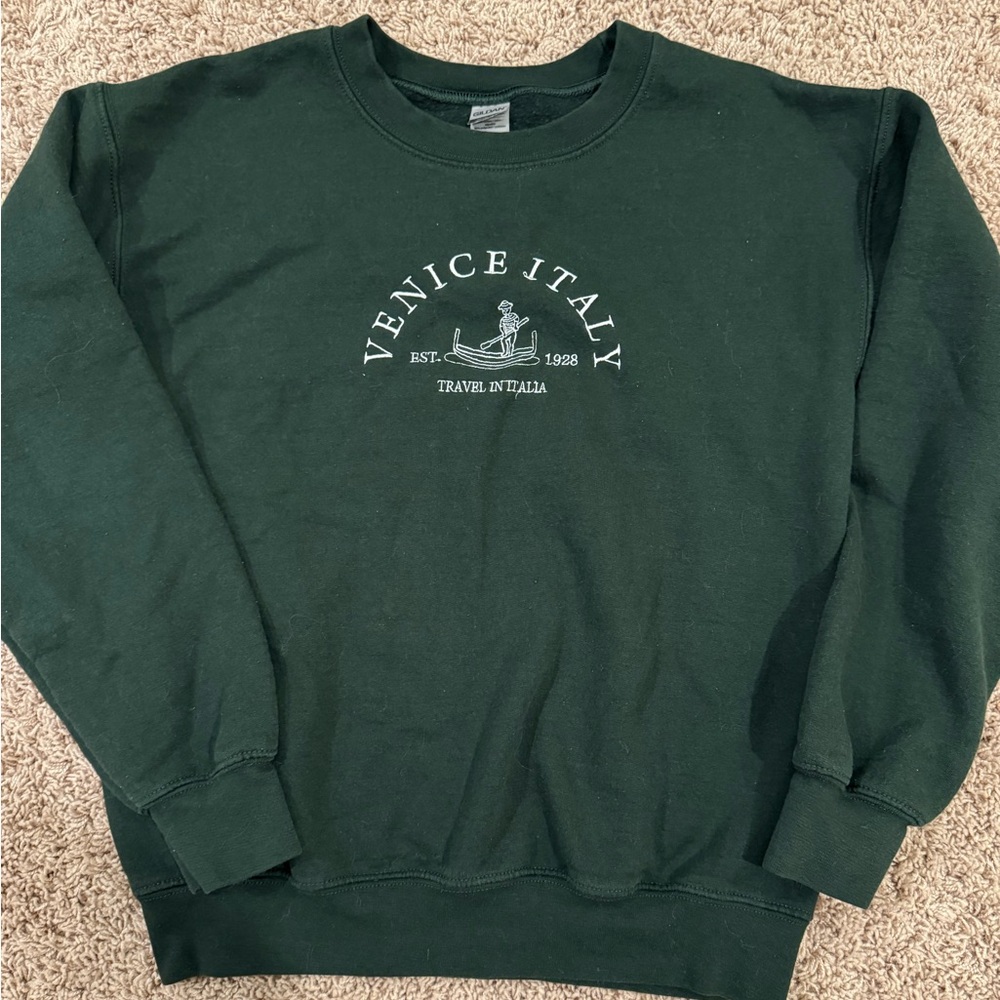 super cute sweatshirt!